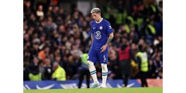 Fernández werd gewisseld en verliet langzaam de wedstrijd